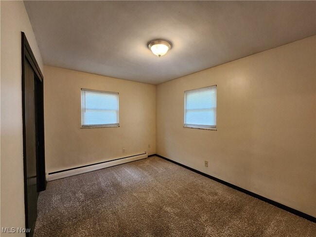 Building Photo - 3032 Englewood Dr