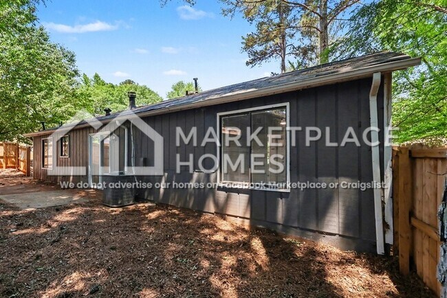 Building Photo - 924 Lake Dr Terrace
