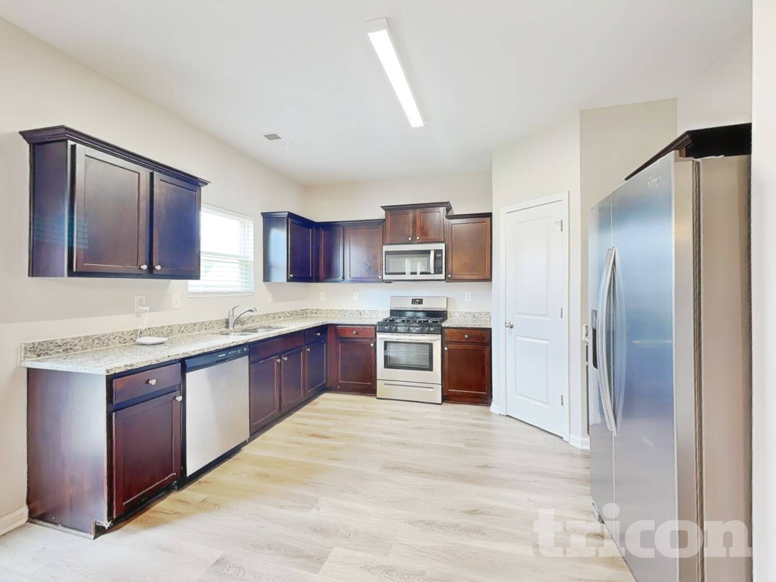 Building Photo - 646 Nonsuch Way