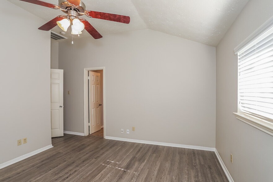 Building Photo - 1010 Hickory Post Ct