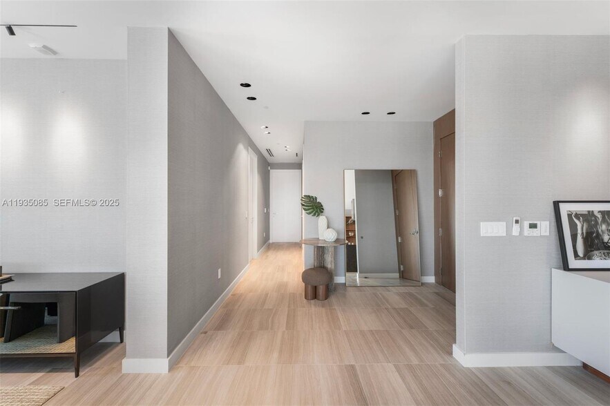 Building Photo - 4701 N Meridian Ave