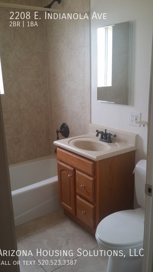 Building Photo - 2208 E Indianola Ave