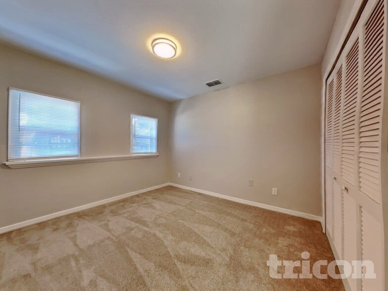 Building Photo - 6423 4th Ave NE