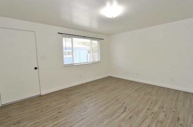 Building Photo - 1407 Ellis Ave