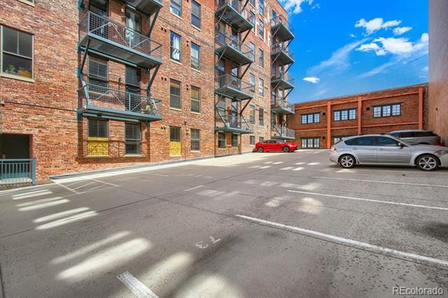 Building Photo - 2261 Blake St