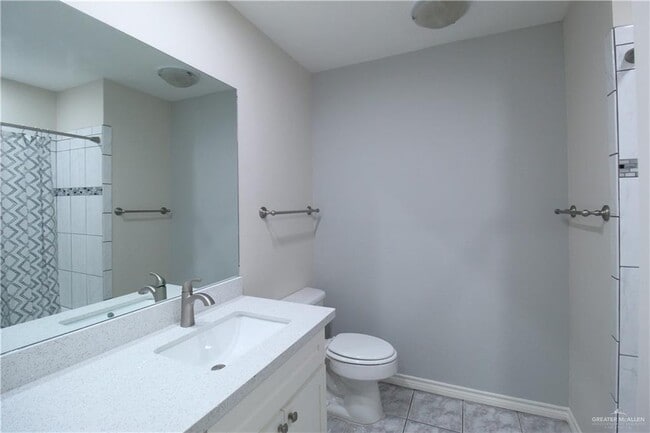 Building Photo - 6601 N 15th Ln