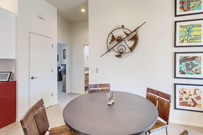 Building Photo - 4204 Vida Verde Ln NE