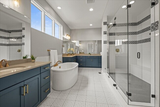 Building Photo - $6,995.00 Stunning 6 bed, 5 bath Ranch-Sty...