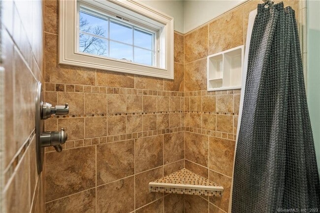 Building Photo - 33 Marshfield Rd