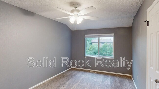 Building Photo - 4817 Ridenour Dr