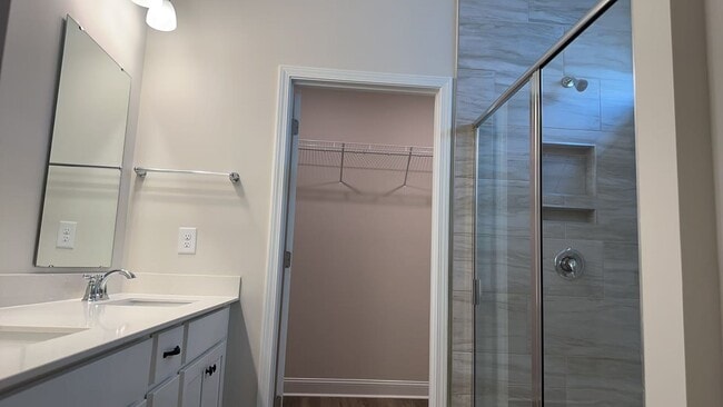 Building Photo - 1820 Hardwood Ct