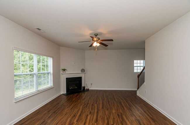 Building Photo - Stunning 4-Bed Home in Wendell with Granit...