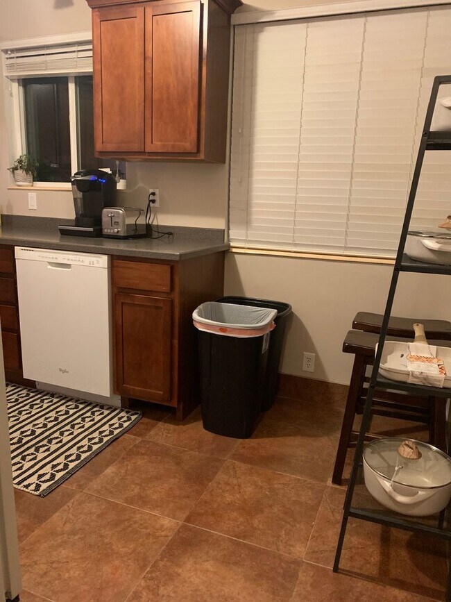 Building Photo - Gorgeous Home in Bountiful!