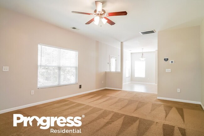 Building Photo - 706 Calavaras Ln