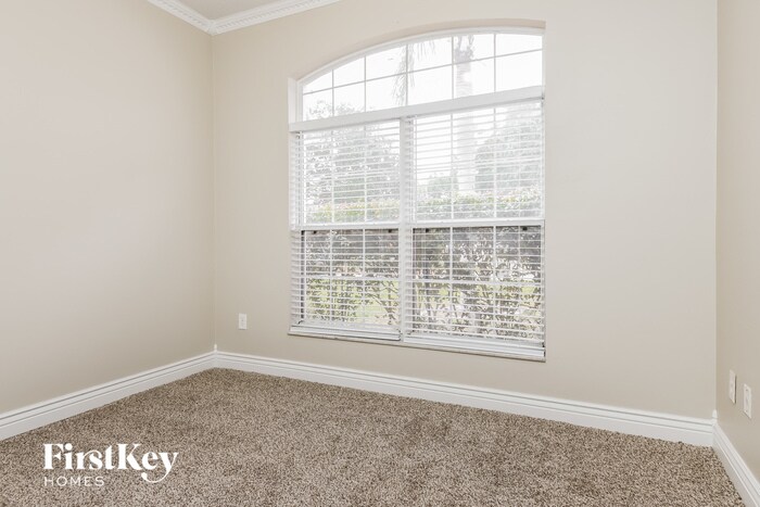 Building Photo - 495 Lancer Oak Dr