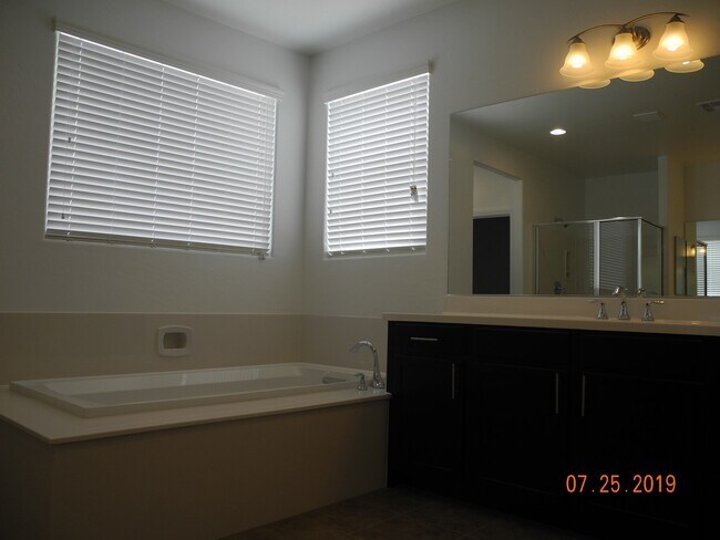 Building Photo - 1051 Whitworth Ave