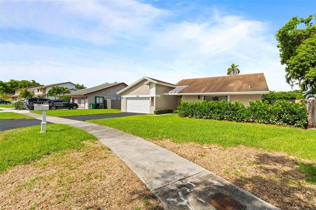 Building Photo - 11044 SW 128th Ct