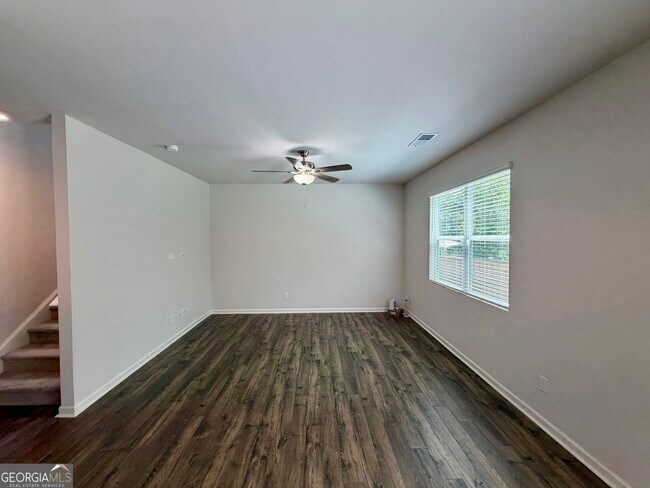 Building Photo - 8233 Bluewater Dr