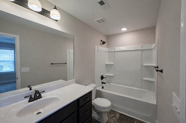 Building Photo - Modern 3 Bedroom Townhome in Prime Location