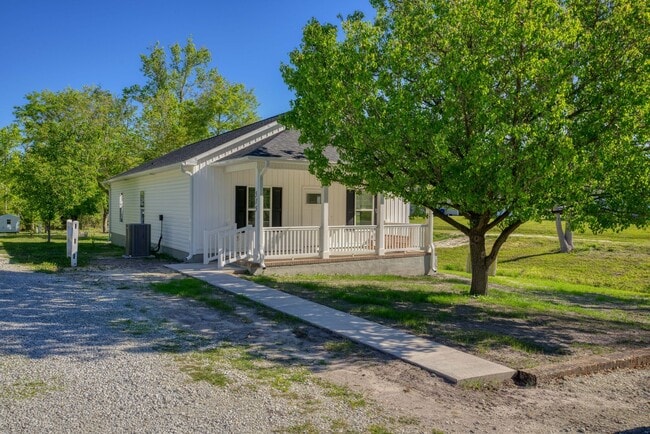 Building Photo - 515 Peru Rd