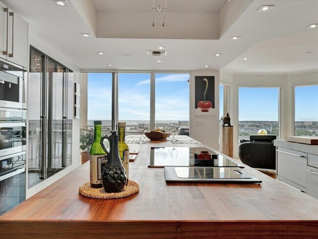 Building Photo - 555 5th Ave NE