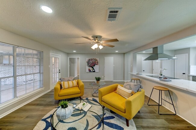 Building Photo - 8511 Honeysuckle