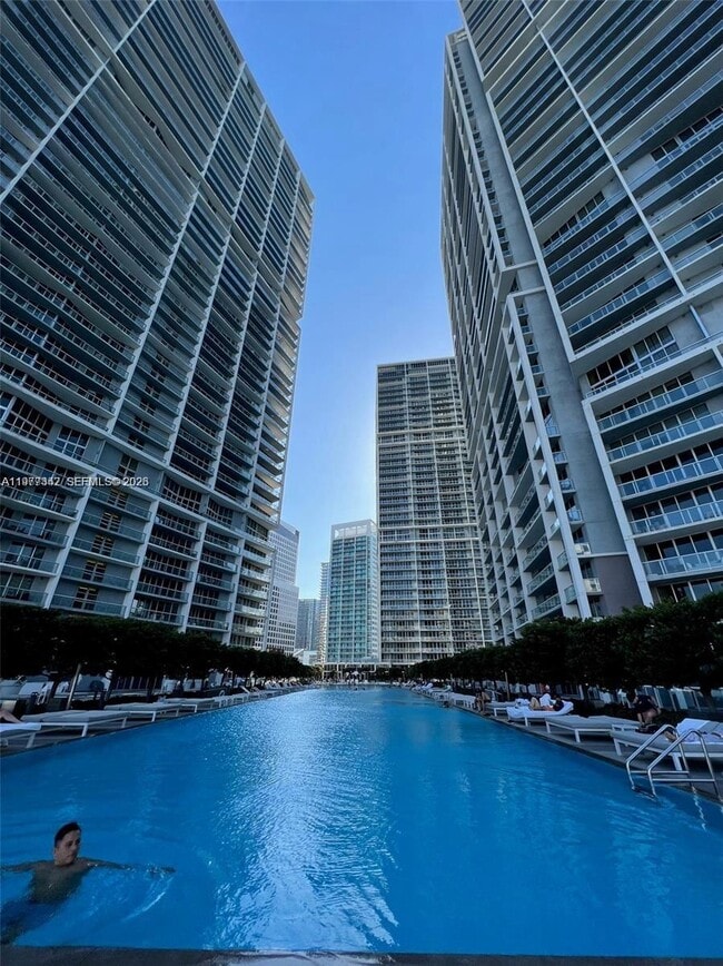 Building Photo - 475 Brickell Ave