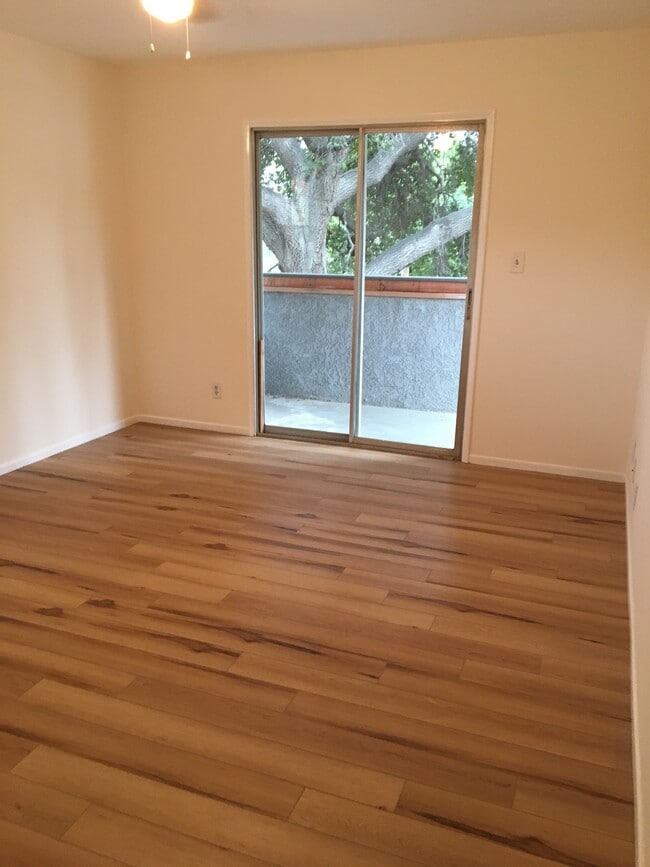 Main bedroom looking toward balcony - 2536 Hermosa Ave