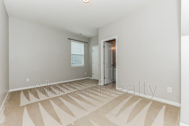 Building Photo - 7419 Canova Ln