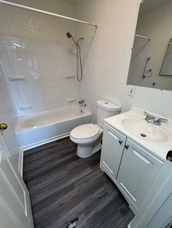 Building Photo - 209 Commercial St