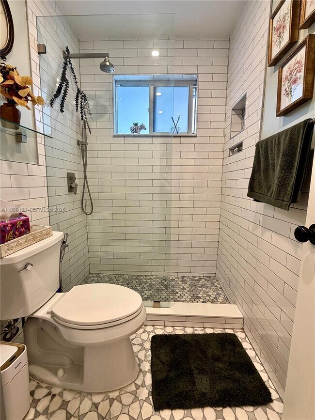 Building Photo - 3817 SW 33rd Ct