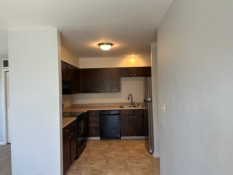 Building Photo - 7891 York St