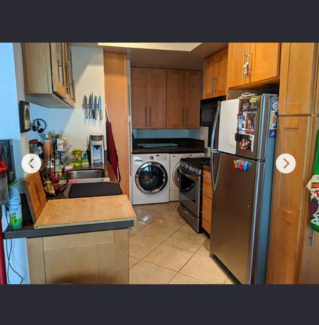 Kitchen / Laundry - 9808 Regent St