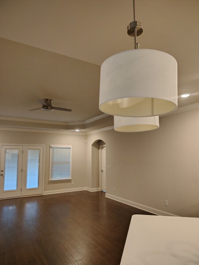 Building Photo - 28563 Paseo Rd