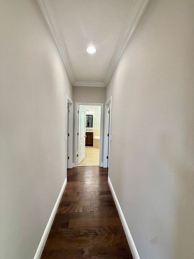 Building Photo - SPACIOUS Two Story Beautiful 5/4 Home in The Enclave At Aloma!