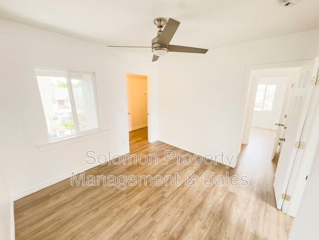 Building Photo - 3327 1/2 Polk Ave