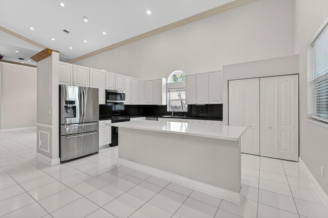 Building Photo - 6249 NW 78th Mnr