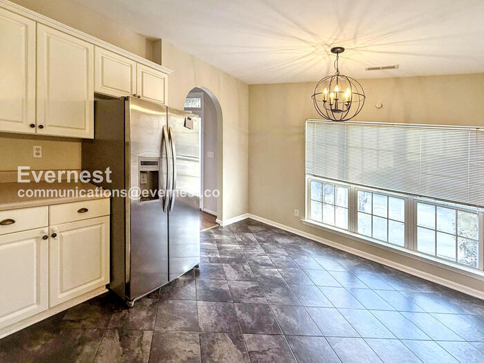 Building Photo - 607 Parkside Cir