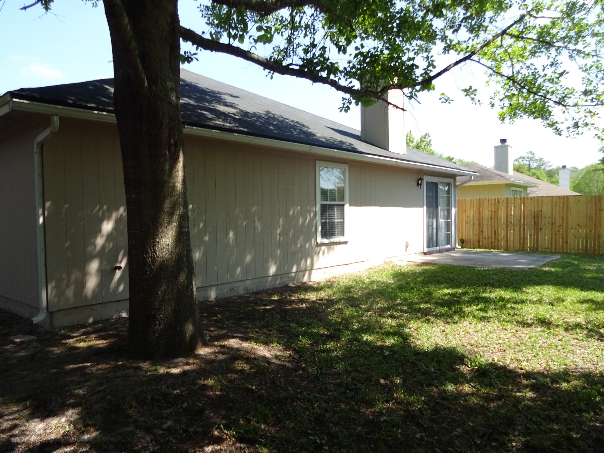Building Photo - 7578 Fawn Lake Dr N