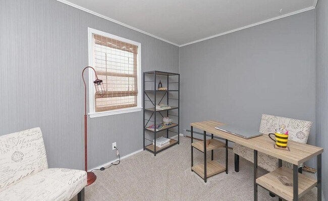 Building Photo - 1073 Outer Dr