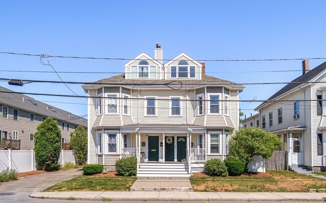 Primary Photo - 32 Harvard St