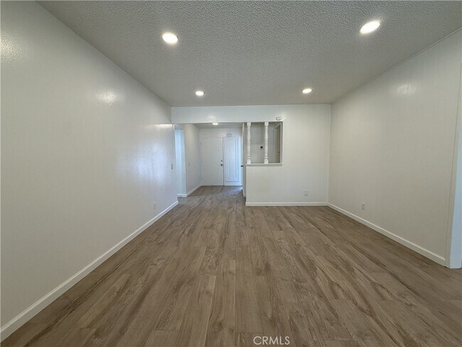 Building Photo - 45303 Lorimer Ave