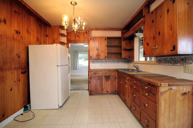 Building Photo - 3 Bed/1 Bath Craftsman Home – Oregon City