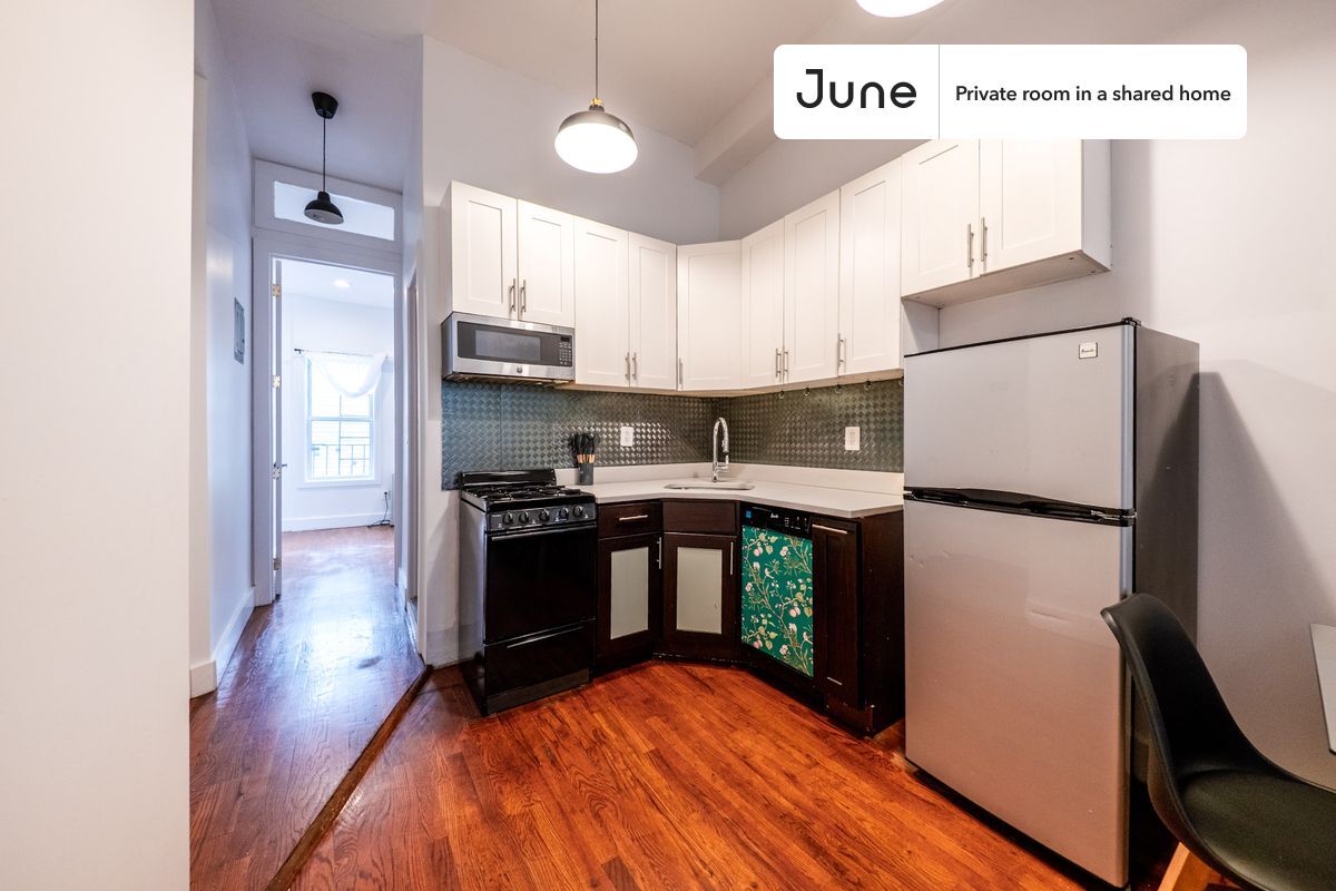 Building Photo - Room in Shared 3 bed/1 bath home in Bushwick