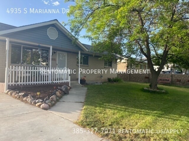 Building Photo - 4935 Marianna Dr