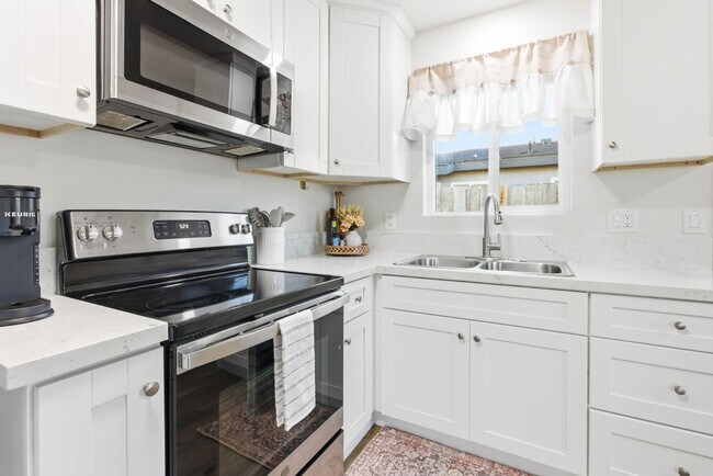 Building Photo - 1135 Florida St