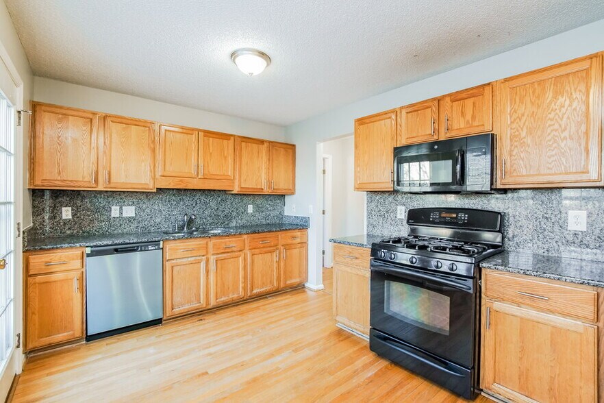 Building Photo - 4301 Mantua Way