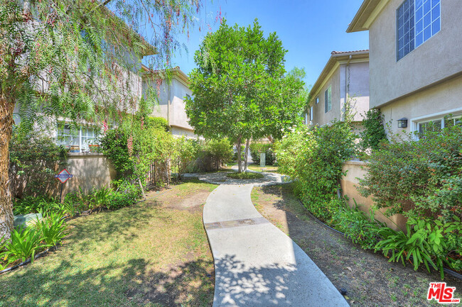 Building Photo - 11808 Riverside Dr