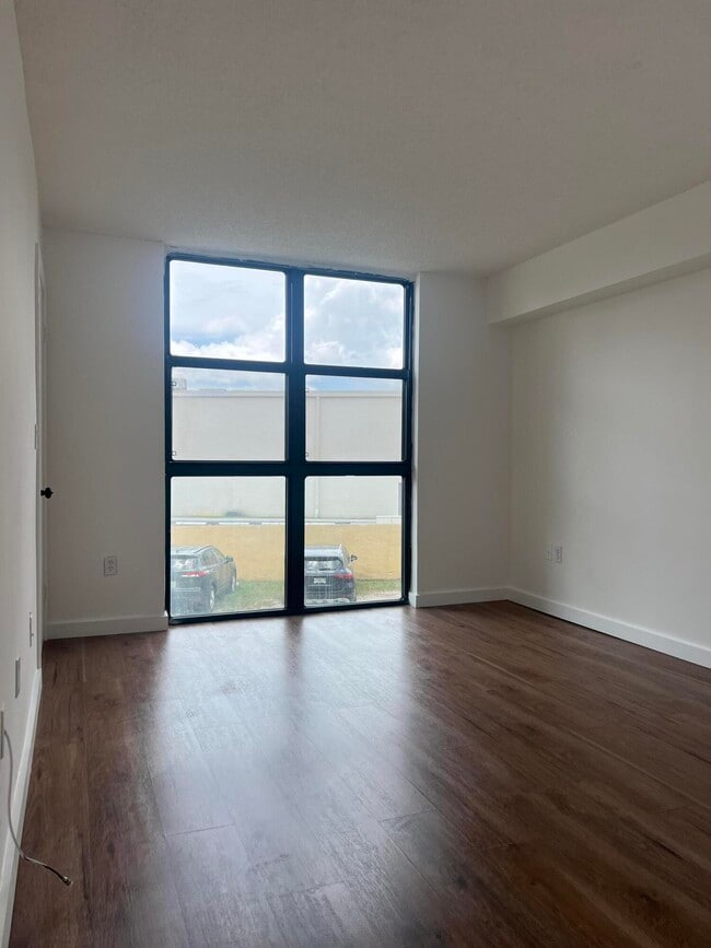 Building Photo - 2055 SW 122nd Ave