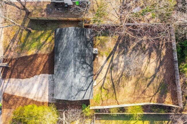 Building Photo - Beautiful 3BR Home in SE Raleigh - Fully Renovated + HUGE Fenced in Yard!